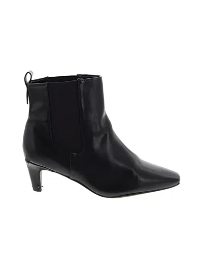 Pre-owned Torrid Ankle Boots In Black