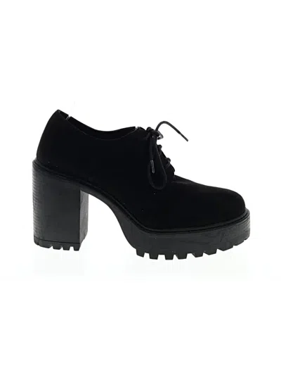 Pre-owned Torrid Heels In Black