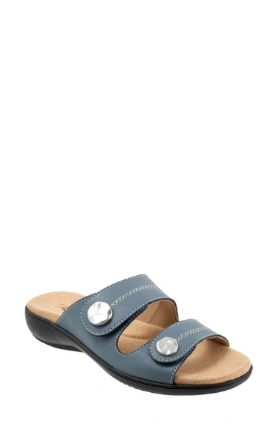 Trotters Ruthie Stitch Slide Sandal In Dusty Blue