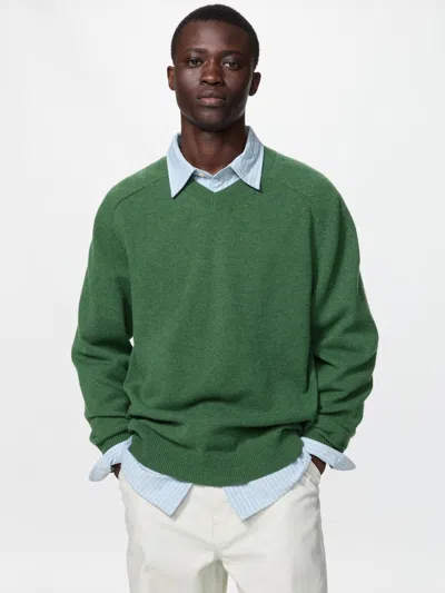 Uniqlo Men's Lambswool V-neck Sweater, Green, 2xs