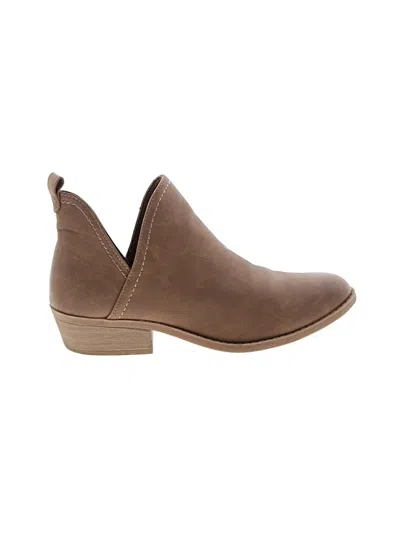 Pre-owned Universal Thread Ankle Boots In Brown
