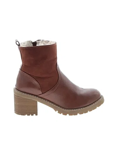 Pre-owned Universal Thread Ankle Boots In Brown