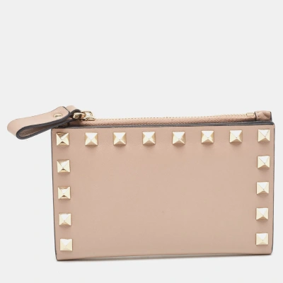 Pre-owned Valentino Garavani Dusty Pink Leather Rockstud Compact Wallet