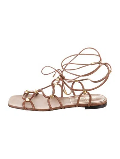 Pre-owned Valentino Garavani Rockstud Accents Leather Gladiator Sandals W/ Tags In Brown