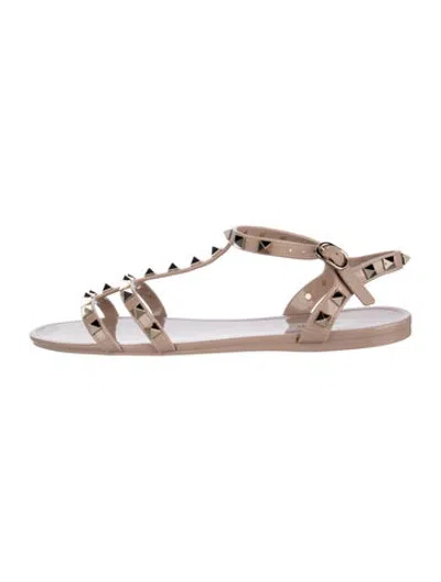 Pre-owned Valentino Garavani Rockstud Accents Rubber Gladiator Sandals In Neutrals