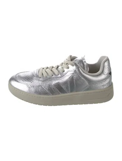 Pre-owned Veja Leather Sneakers In Metallic/silver