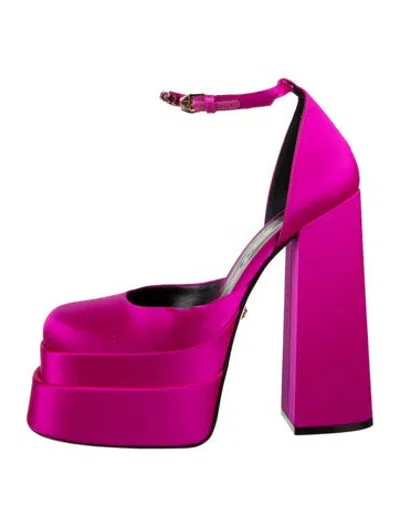 Pre-owned Versace Satin Crystal Embellishments Pumps In Purple
