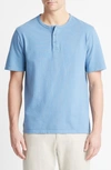 Vince Garment Dyed Short Sleeve Henley In Washed Lake View