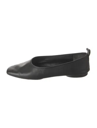 Pre-owned Vince Leather Ballet Flats In Black