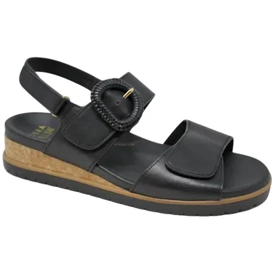 Ziera Women's Vatch Sandals - Wide In Black-black Sole Leather
