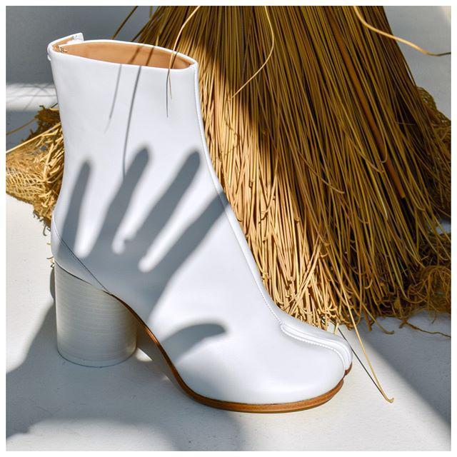 MAISON MARGIELA Tabi Ankle Boots In Black