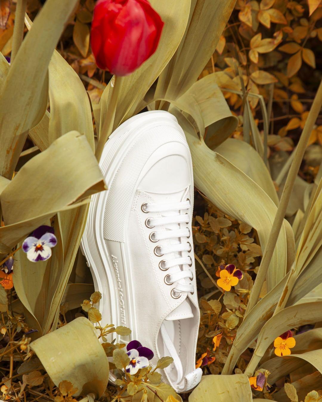 ALEXANDER MCQUEEN White Canvas Tread Slick Sneakers