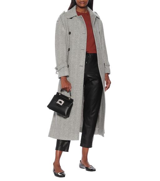 ROGER VIVIER Trompette Bellerine Glossed-leather Ballet Flats In Black