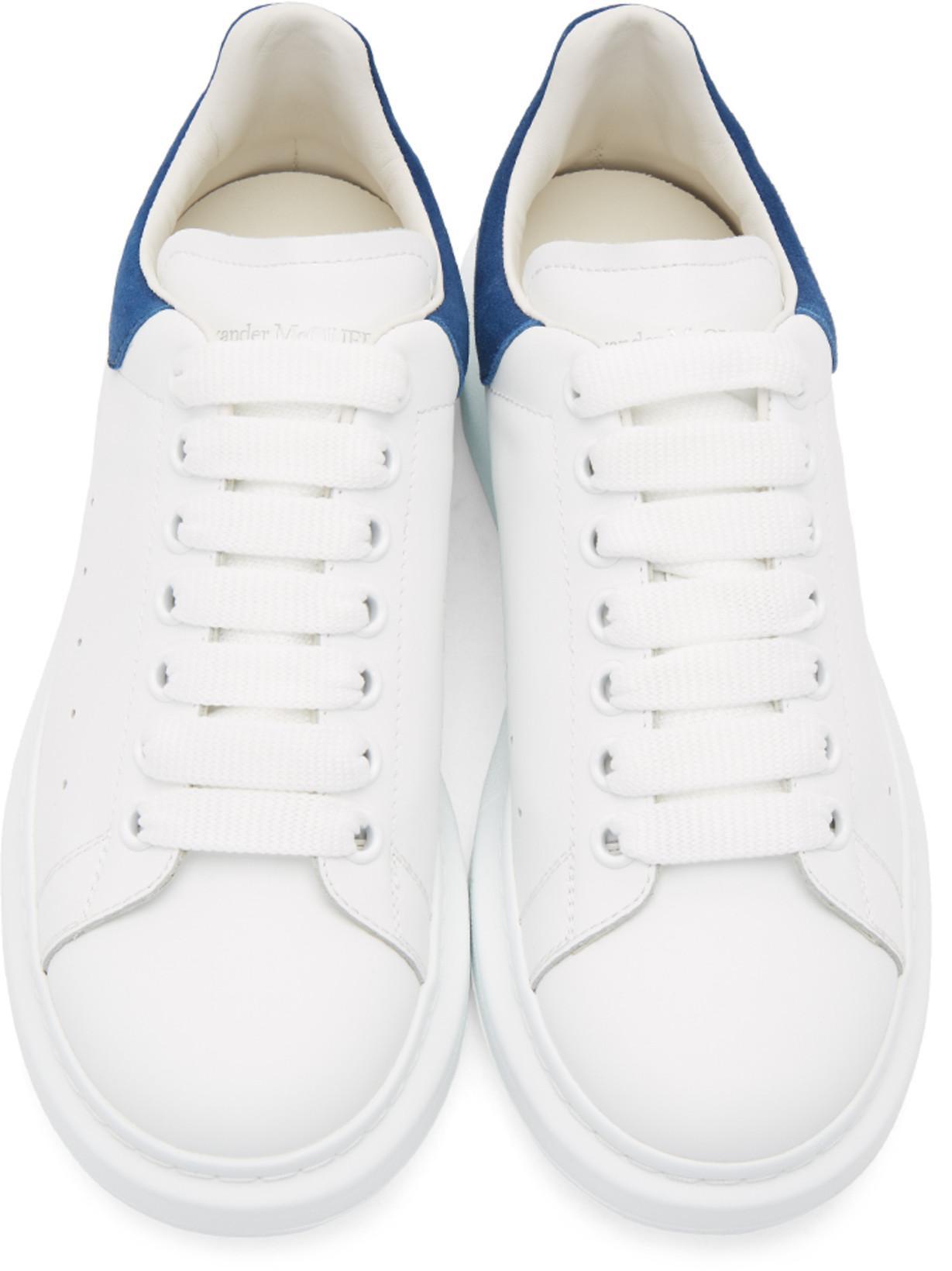 ALEXANDER MCQUEEN Sneakers Oversize In Pelle Bianca E Talloncino In Pelle Scamosciata Blu Avio In White