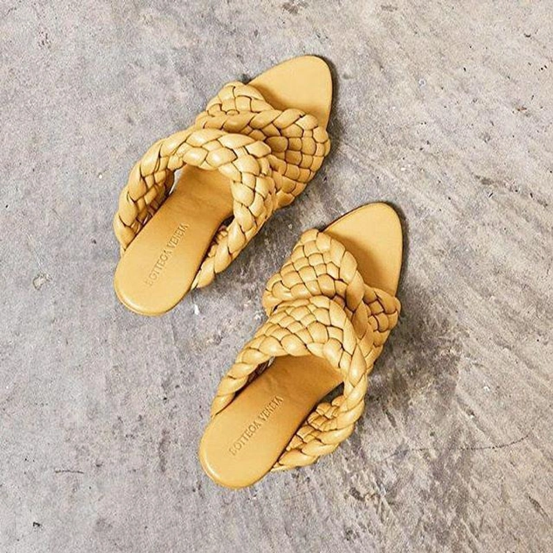 BETTER BE BOTTEGA | Wearing: Bottega Veneta Bordeaux Intreccio Sandals In Neutral