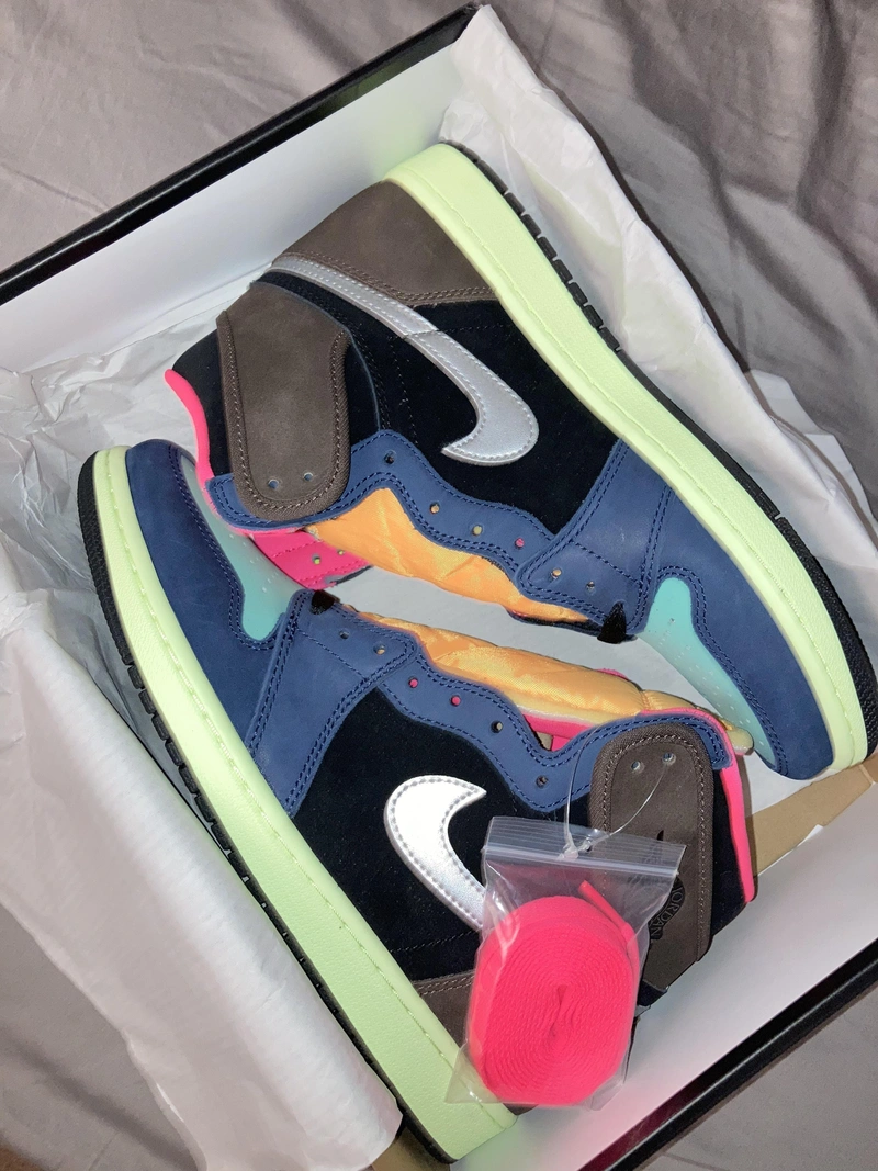 leoncash93's Post | Wearing: Jordan Air  1 Retro High Og "bio Hack" Sneakers In Blue