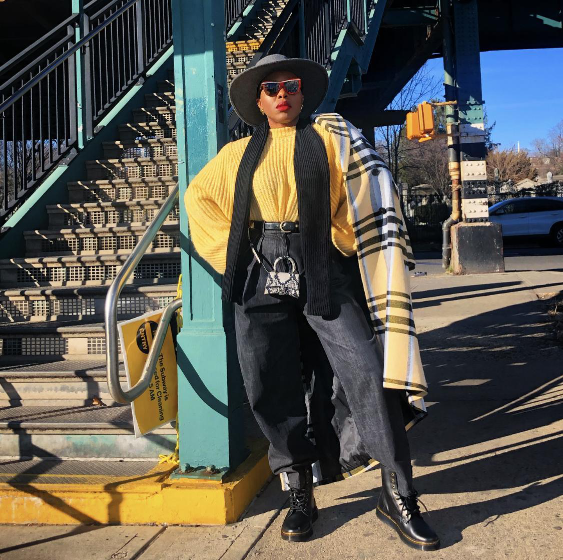 DR. MARTENS 1460 Women's Smooth Leather Lace Up Boots In Black