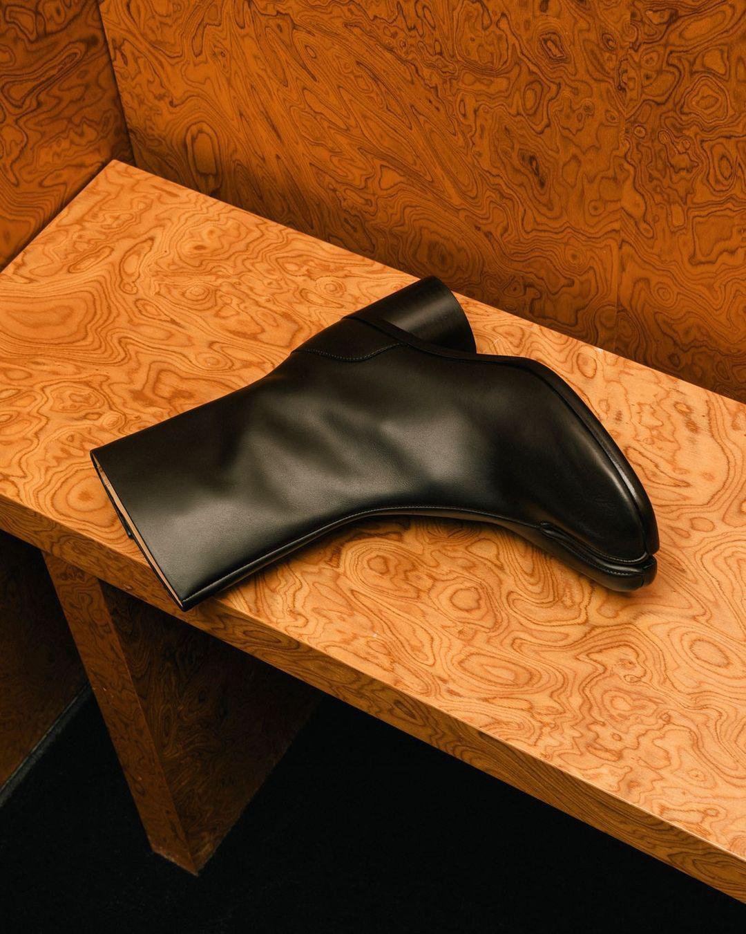 MAISON MARGIELA Tabi Ankle Boots In Black