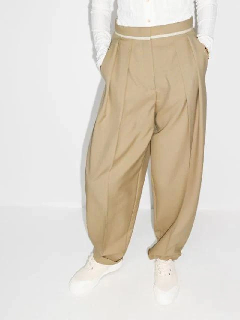 Farfetch's Post | 搭配: Stella Mccartney Neutrals Ariana Wool Wide Leg Trousers；Low Classic 灰白色口袋衬衫 In White；Stella Mccartney 排扣西装夹克 In Neutrals