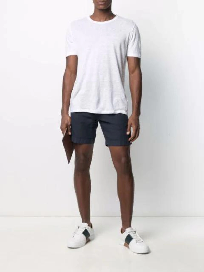 Farfetch's Post | Wearing: 120% Lino Crew-neck Linen-jersey T-shirt In White; 120% Lino Linen Slim-leg Shorts In Blue