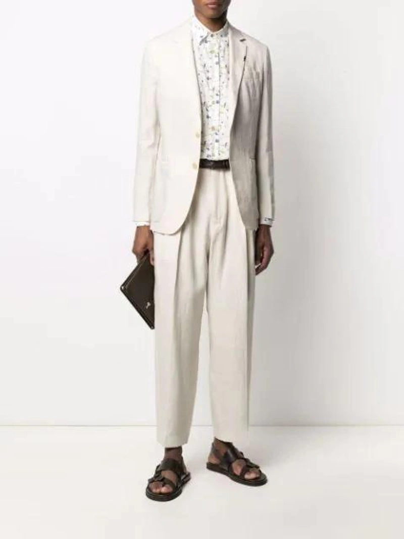 Farfetch's Post | Wearing: Paul Smith Single-breasted Linen Blazer In Cream; Paul Smith Tapered Linen Trousers In Neutrals; Ami Alexandre Mattiussi Large Accordion Bag In Green