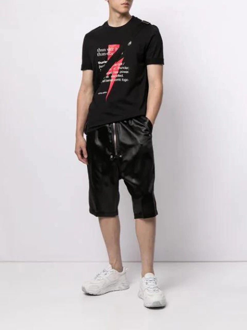 Farfetch's Post | 搭配: Neil Barrett Kids' Thunderbolt T恤 In Black；Marcelo Burlon County Of Milan 'c-run 3000' Sneakers In White