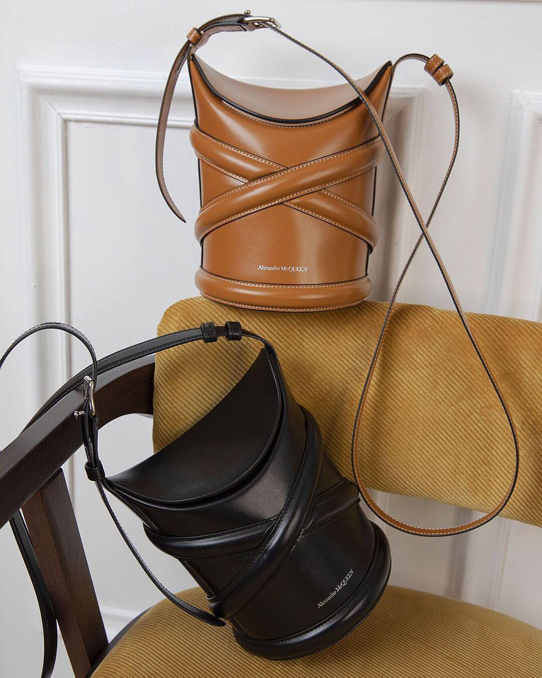 ALEXANDER MCQUEEN Black The Curve Small Leather Cross Body Bag