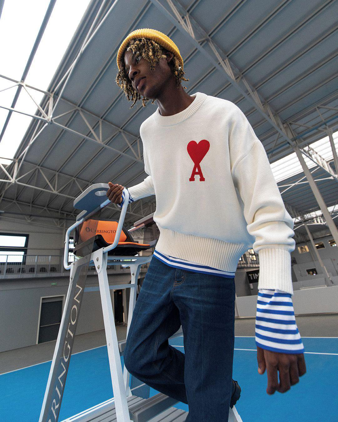 AMI ALEXANDRE MATTIUSSI Ami Paris Ami Heart Design Wool Sweater In Intarsia Knit In White