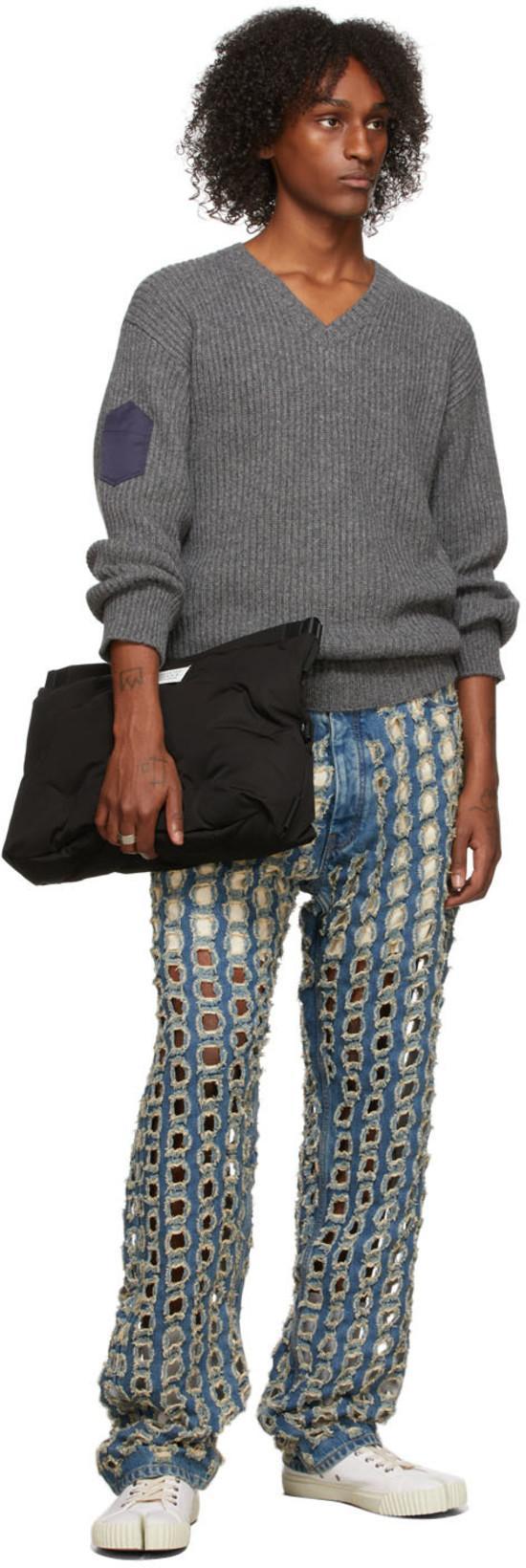 MAISON MARGIELA Minimalist White Low-top Sneakers With Split-toe Design In Animal Print