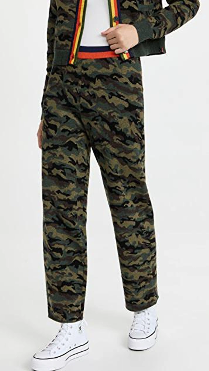 shopbop.com's Posts | 搭配: Kule The Gomer Sweatpants In Camo；Kule The Jane Camouflage Wool-blend Cardigan；Re/done 60s 企领连体紧身衣 In White