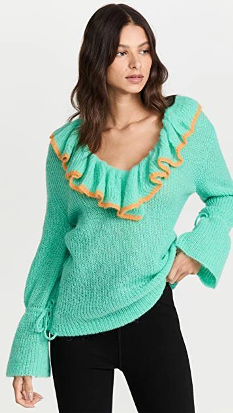 shopbop.com's Posts | 搭配: Andersson Bell Ruffled Neck Jumper In Mint；Something Navy High Waisted Ponte Leggings In Black；Shashi Dominique Hoop Earrings In Gold