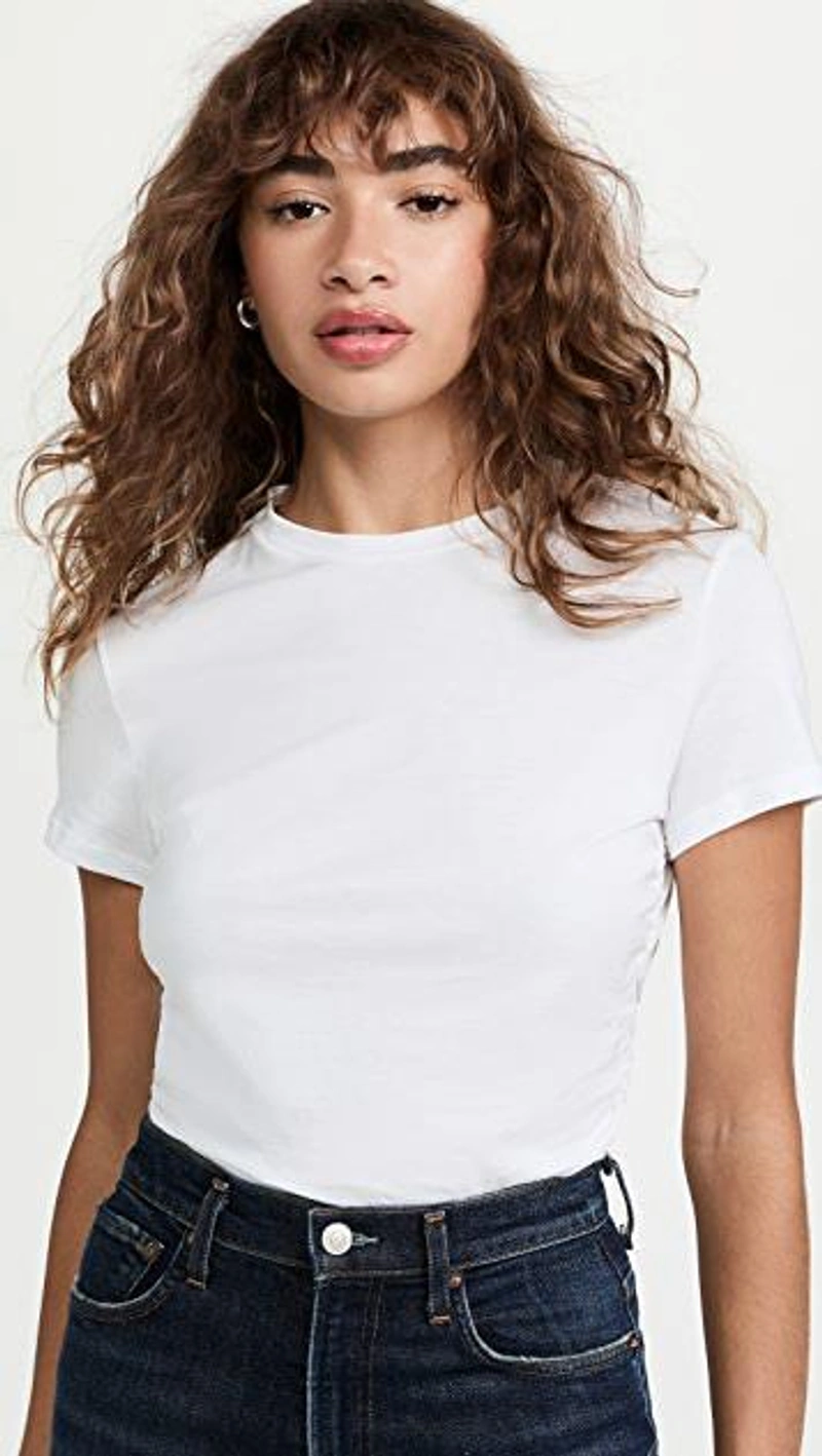 shopbop.com's Posts | 搭配: Theory Ruched Tiny Tee In White；Agolde Pinch Waist Ultra High Rise Skinny Jeans；Shashi Remix Ring Set