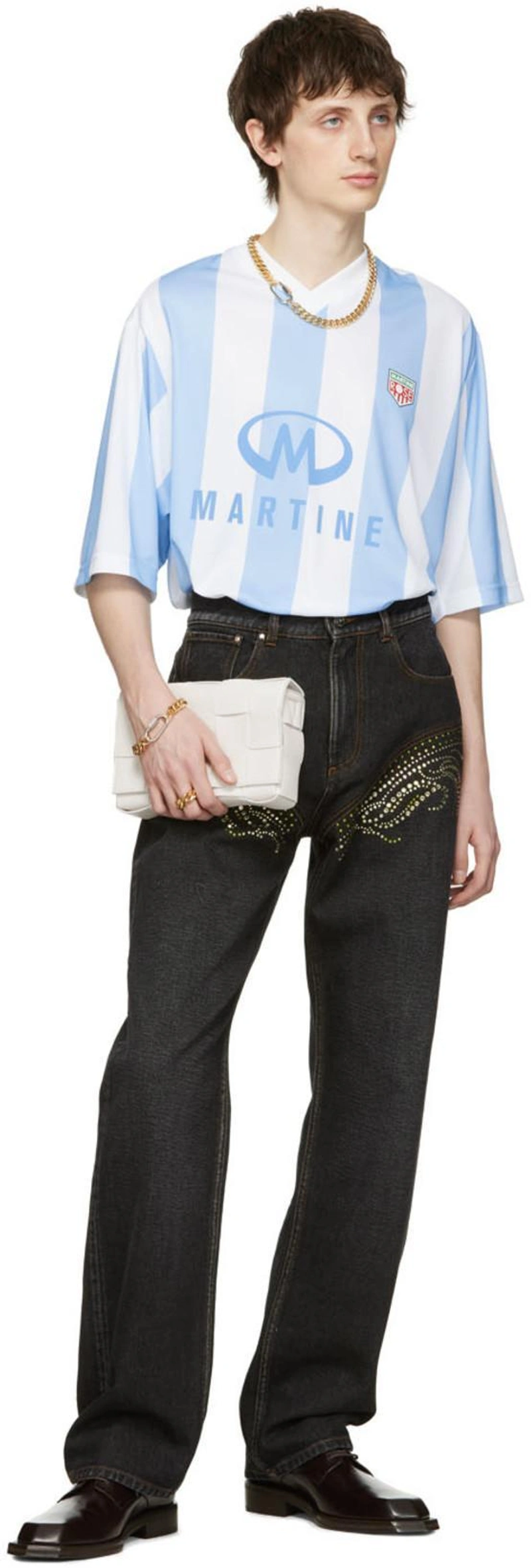 SSENSE's Post | 搭配: Bottega Veneta Off-white Cassette Bag In 9007 White；Y/project Ssense Exclusive Black Crystal Jeans；Martine Rose 斜纹科技织物足球t恤 In White