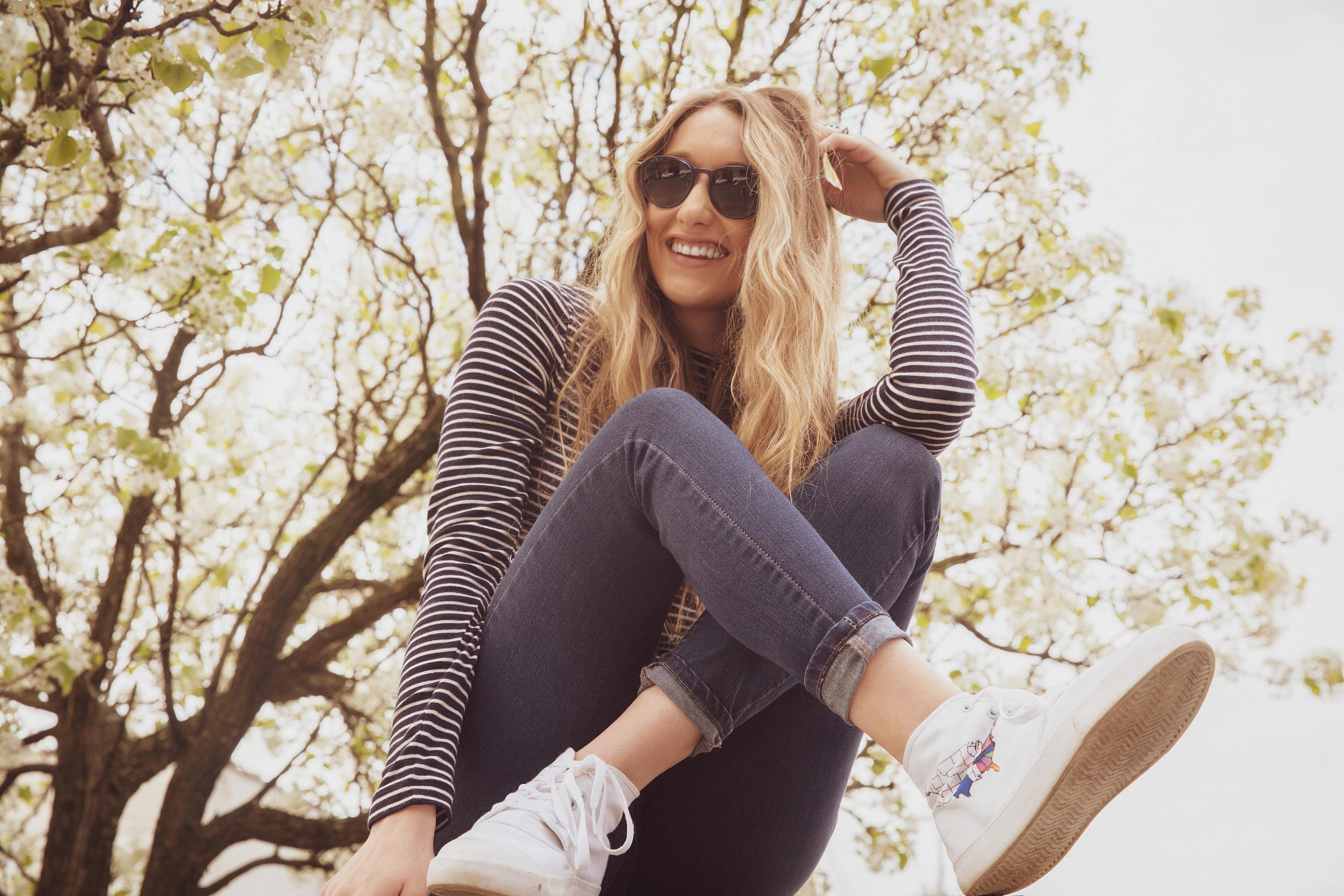 LOEWE Anagram-logo Cat-eye Acetate Sunglasses In Black