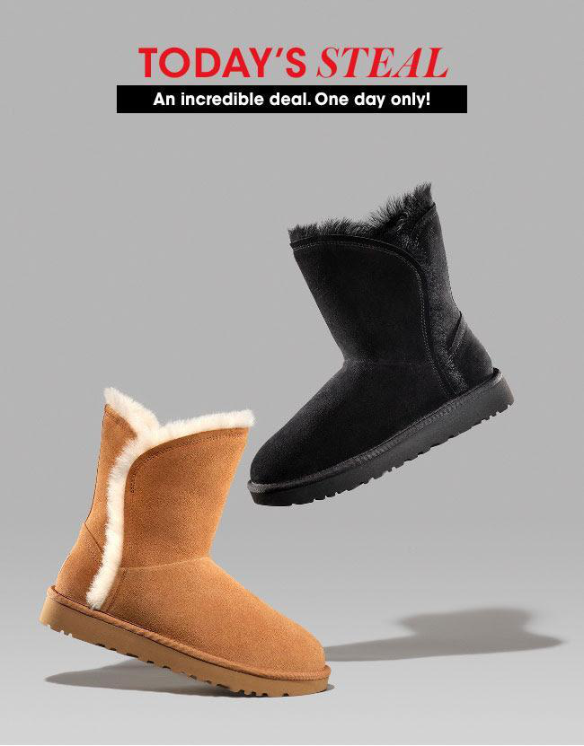 UGG Classic Short Beige Boots With Logo Patch On The Rear And Shearling Lining In Suede Woman In Nude