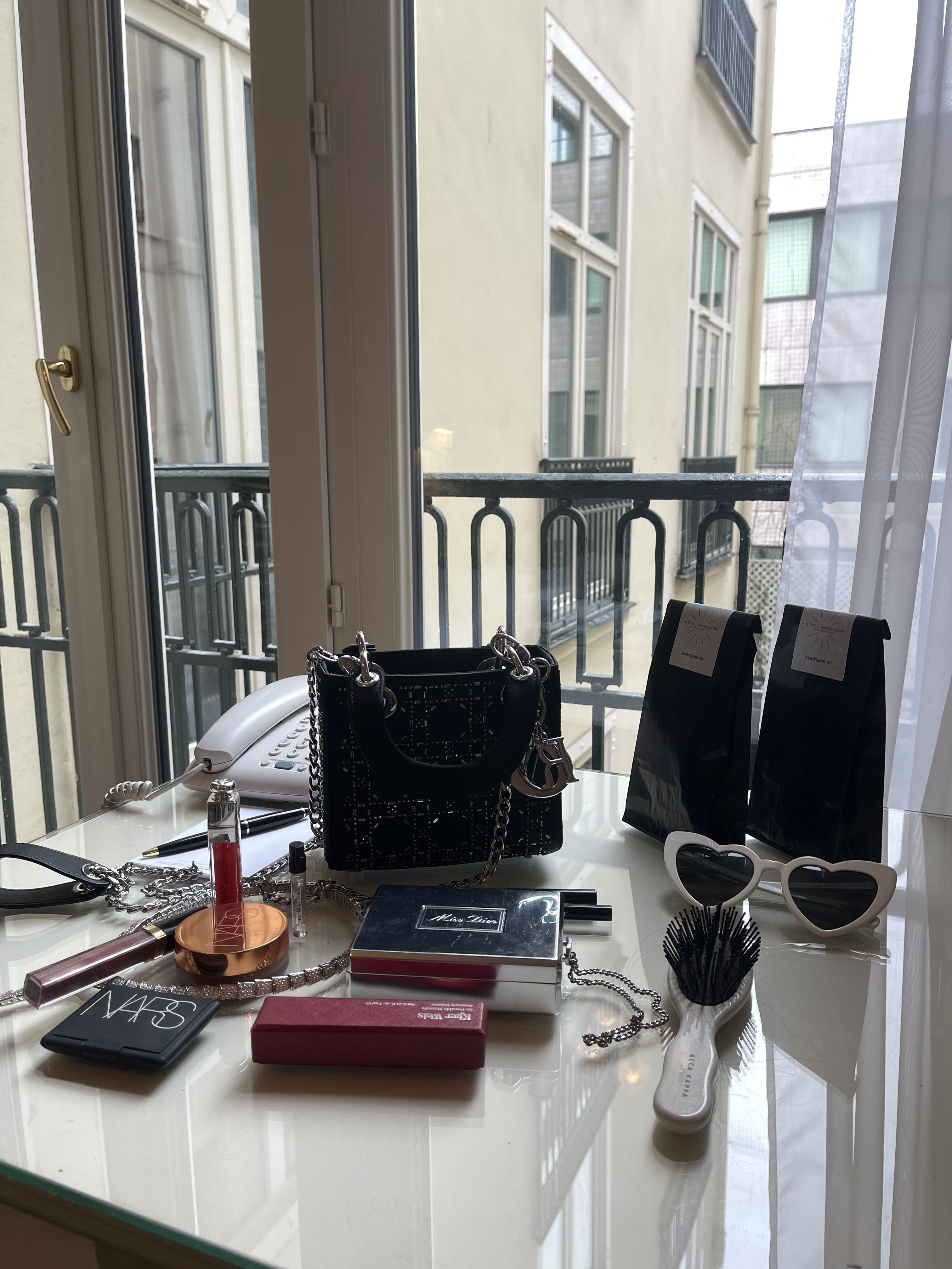 SAINT LAURENT Loulou Heart-shaped Acetate Sunglasses In White