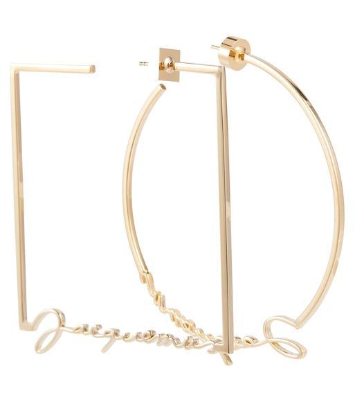 JACQUEMUS Asymmetric Signature Logo Earrings In Gold