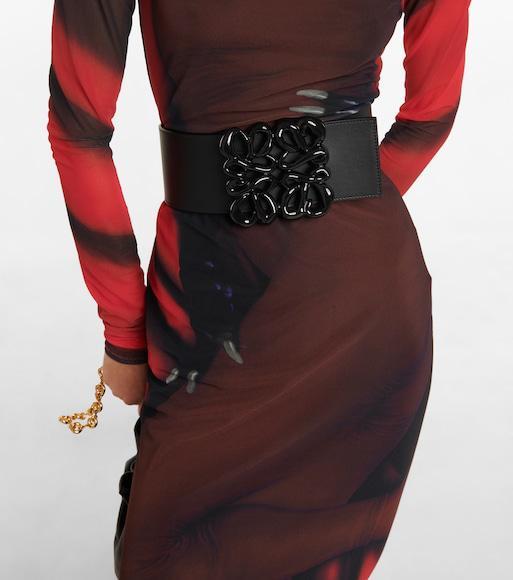 LOEWE Oval Sunglasses In Shiny Black / Smoke