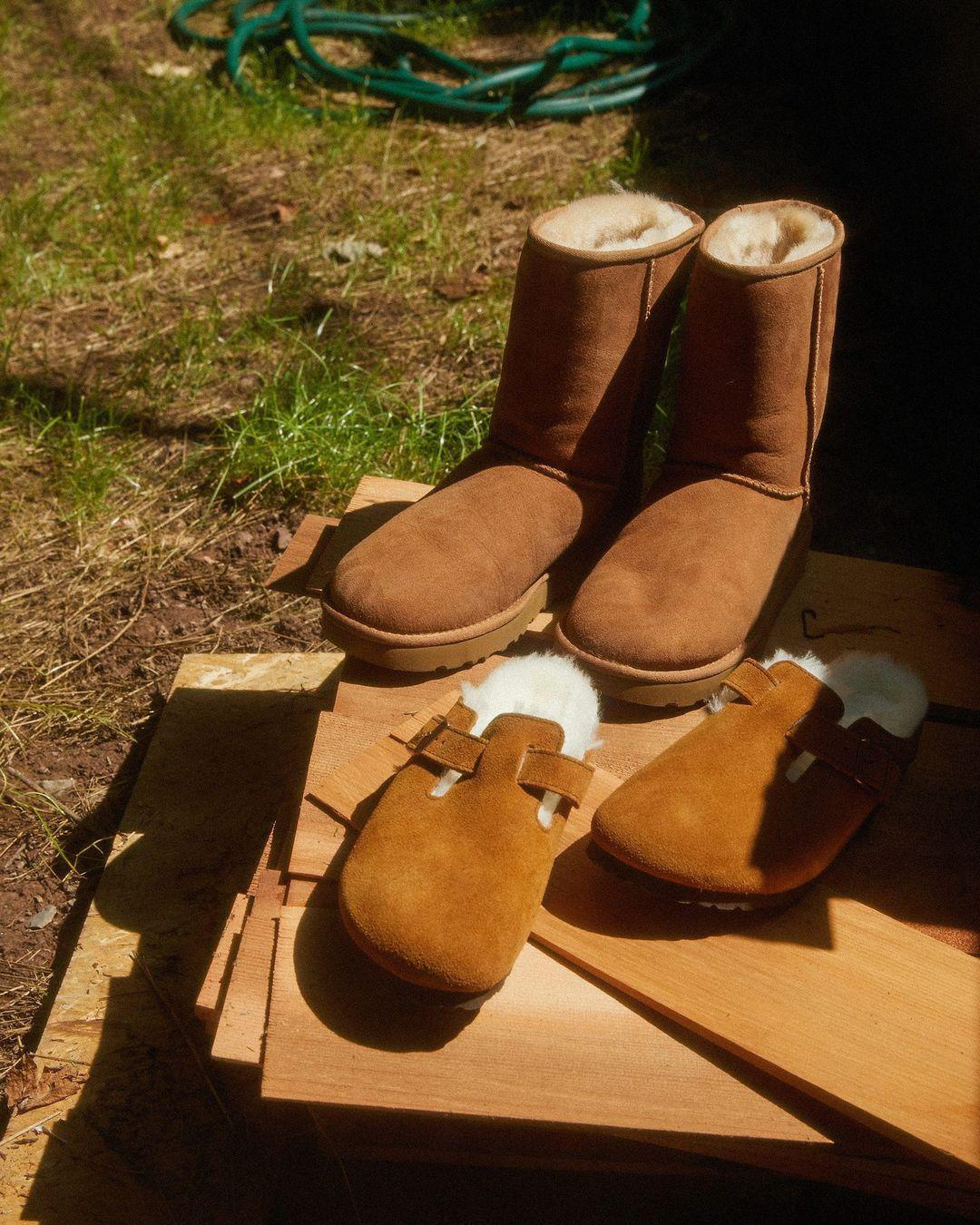 UGG Classic Short Beige Boots With Logo Patch On The Rear And Shearling Lining In Suede Woman In Nude