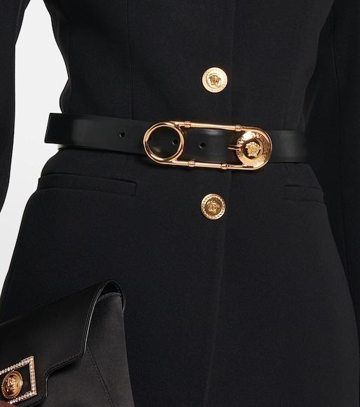VERSACE Safety Pin Leather Belt In Nero-oro