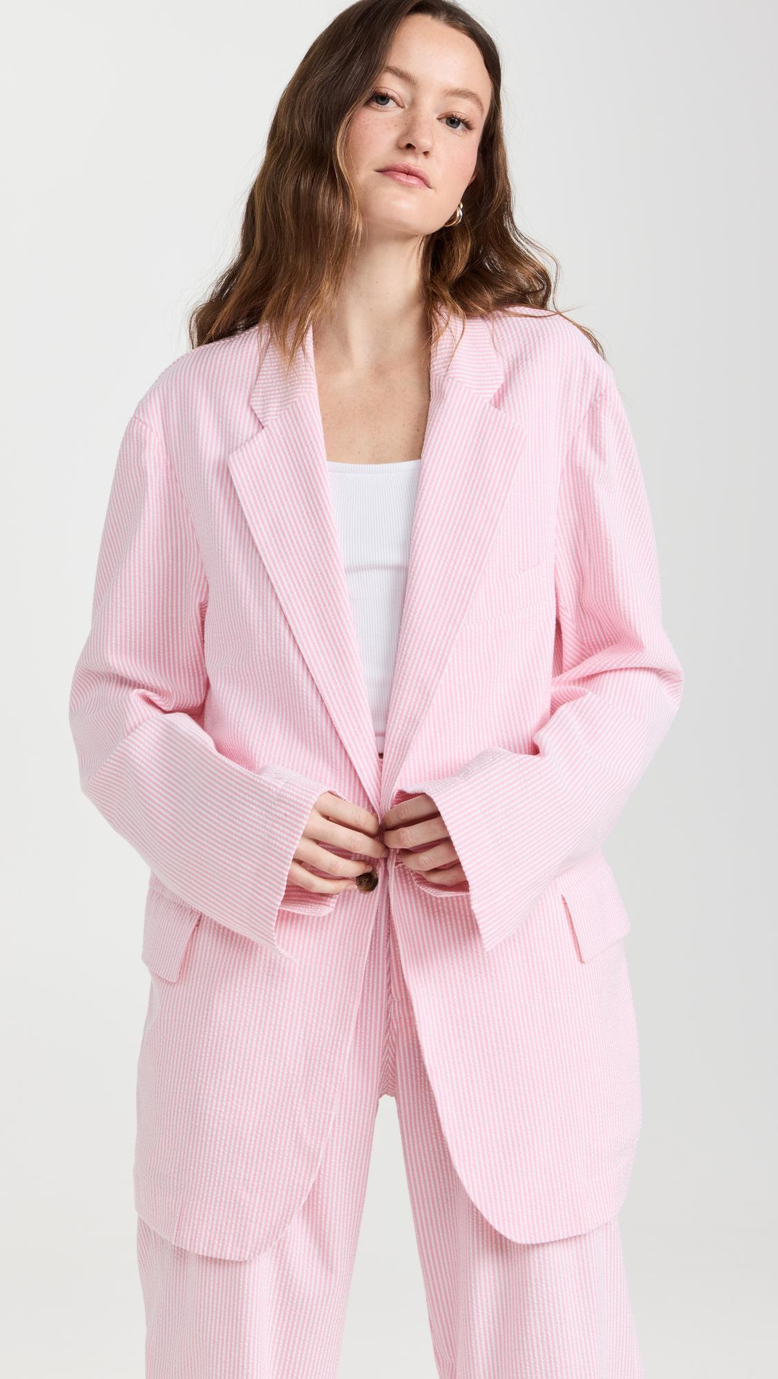 AMO Sleeveless Babe Tee In 51