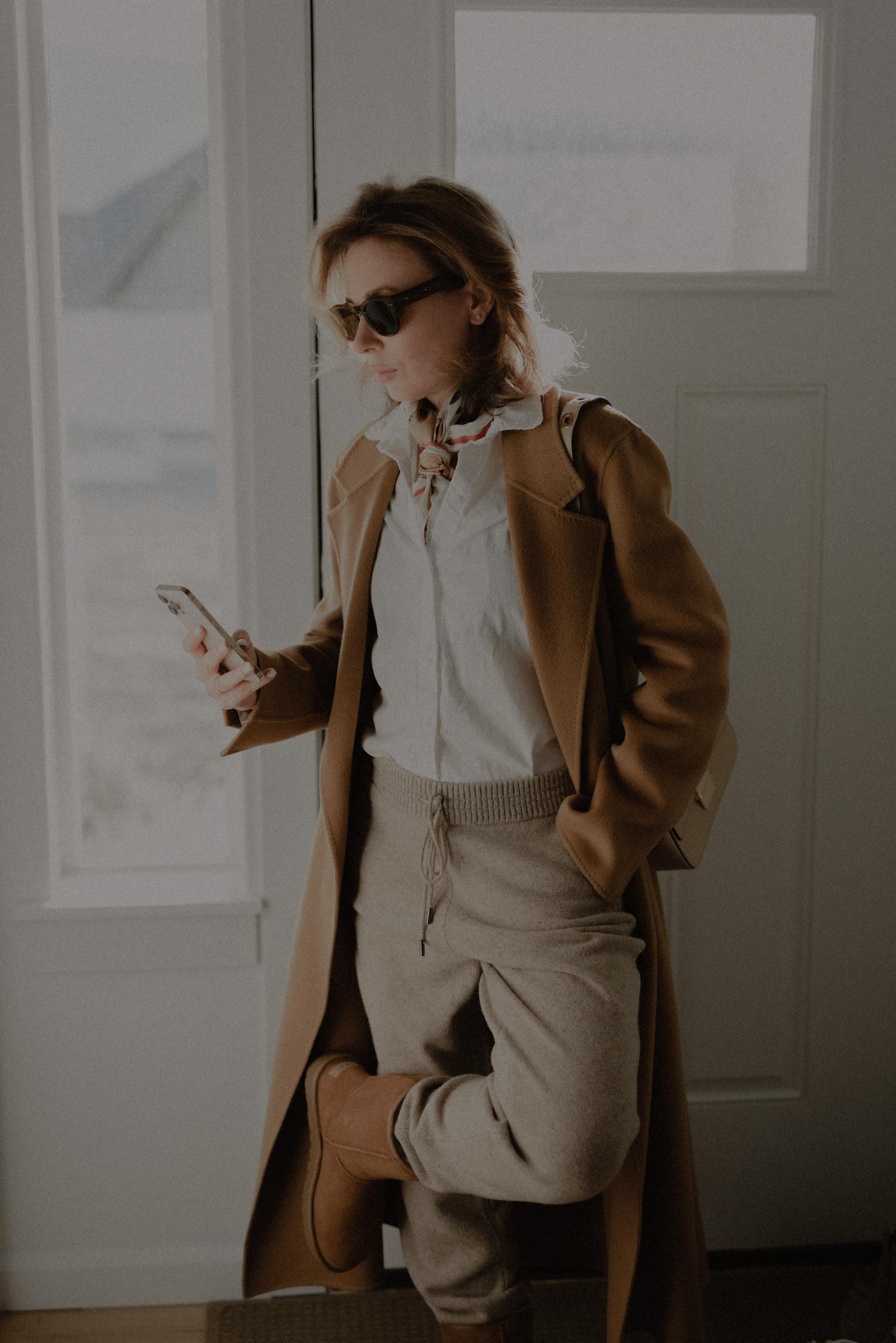 UGG Classic Short Beige Boots With Logo Patch On The Rear And Shearling Lining In Suede Woman In Nude