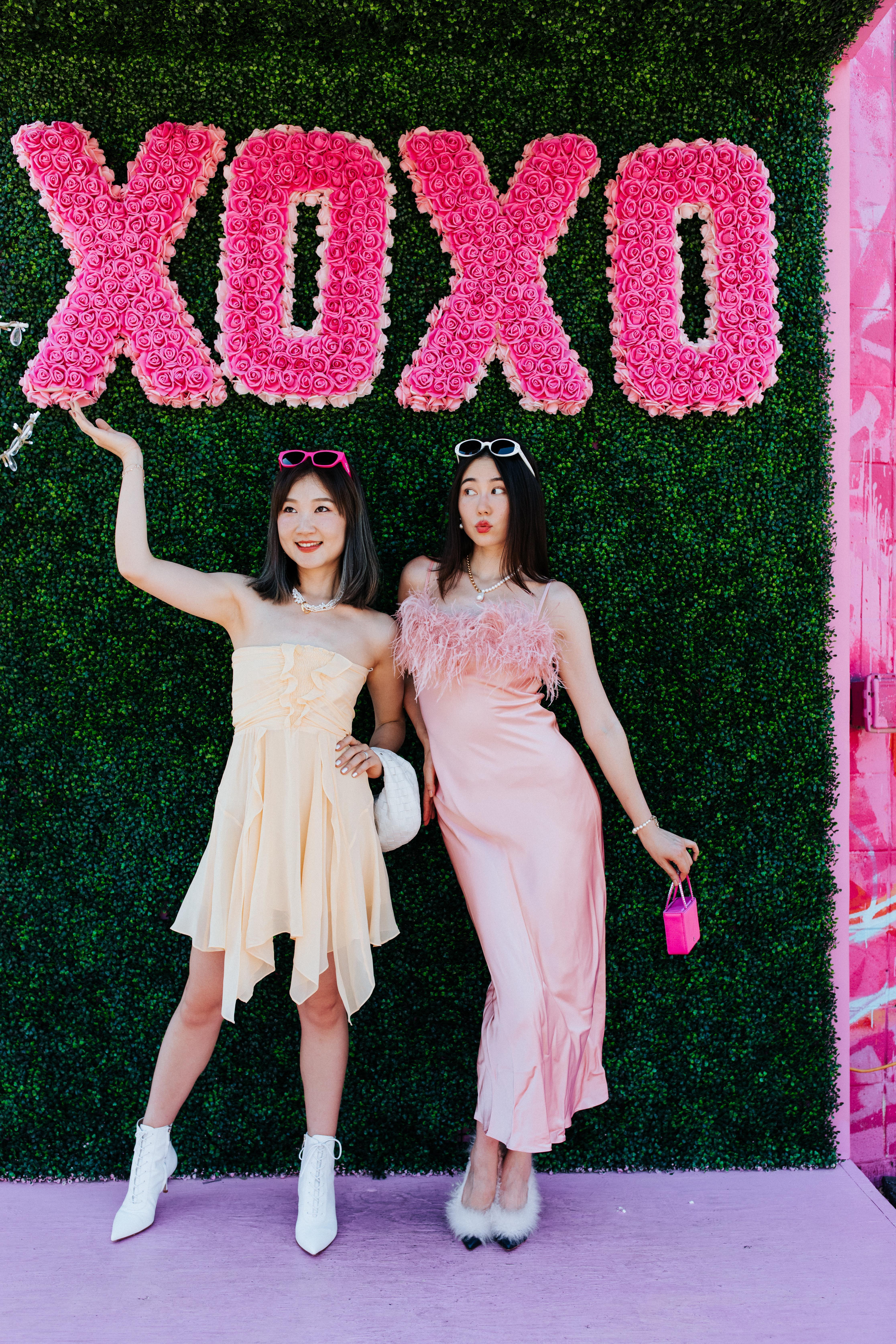 BOTTEGA VENETA Jodie Teen Knotted Intrecciato Leather Tote In White