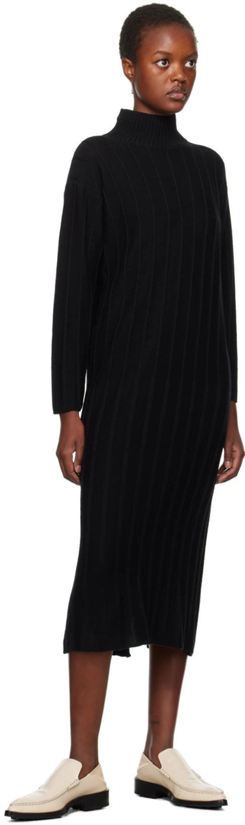 SSENSE's Post | 搭配: Max Mara Black Arezzo Midi Dress In 009 Black；Jil Sander 尖头皮质乐福鞋 In Bone