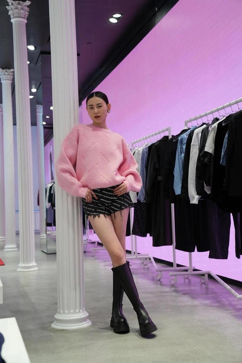 ALEXANDER WANG Omens Grey Aged White Logo-print Bite Denim Shorts In Black