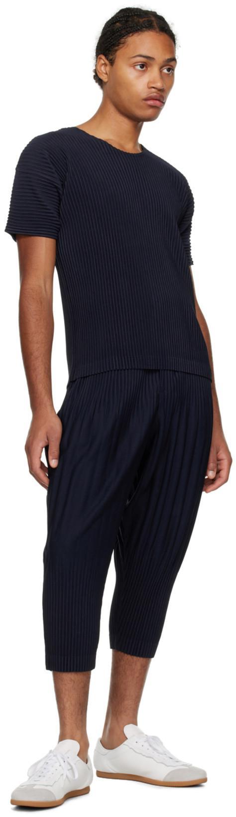 ISSEY MIYAKE Basics T-shirt In Black