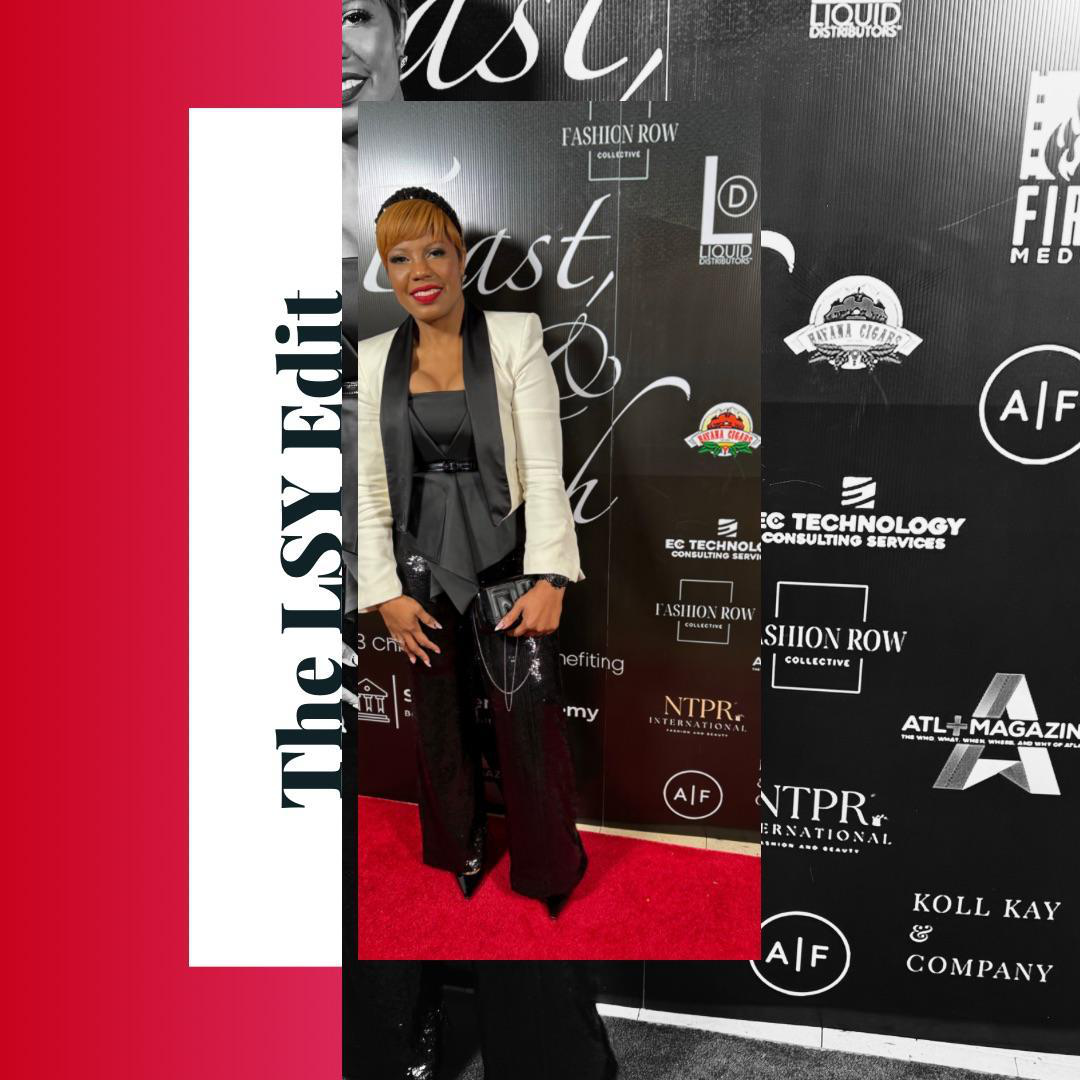 TOM FORD T Buckle Patent To Smooth Leather Belt In Black