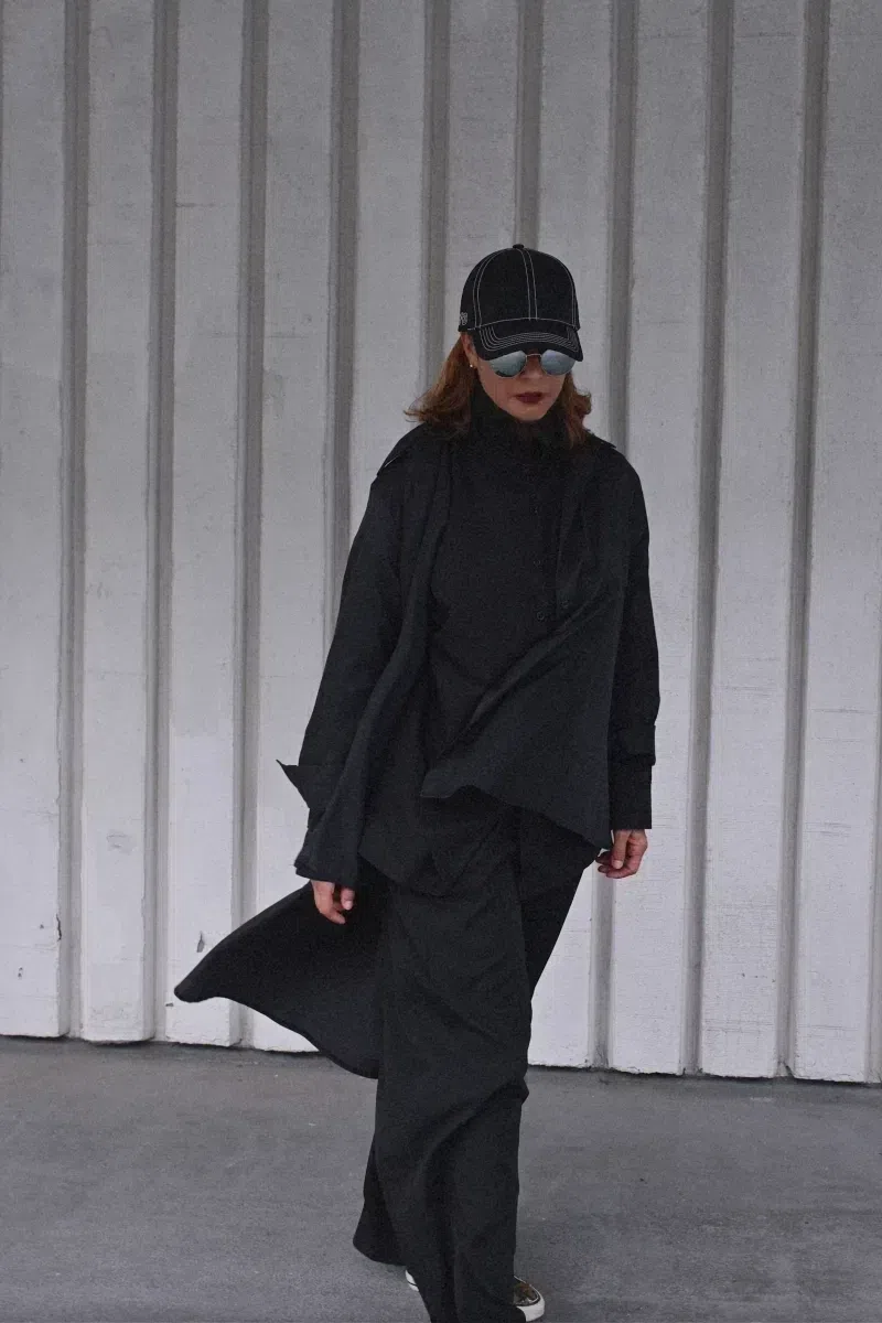 FENDI Low-top Sneakers With Monogram Pattern And Gold-tone Accents In Black