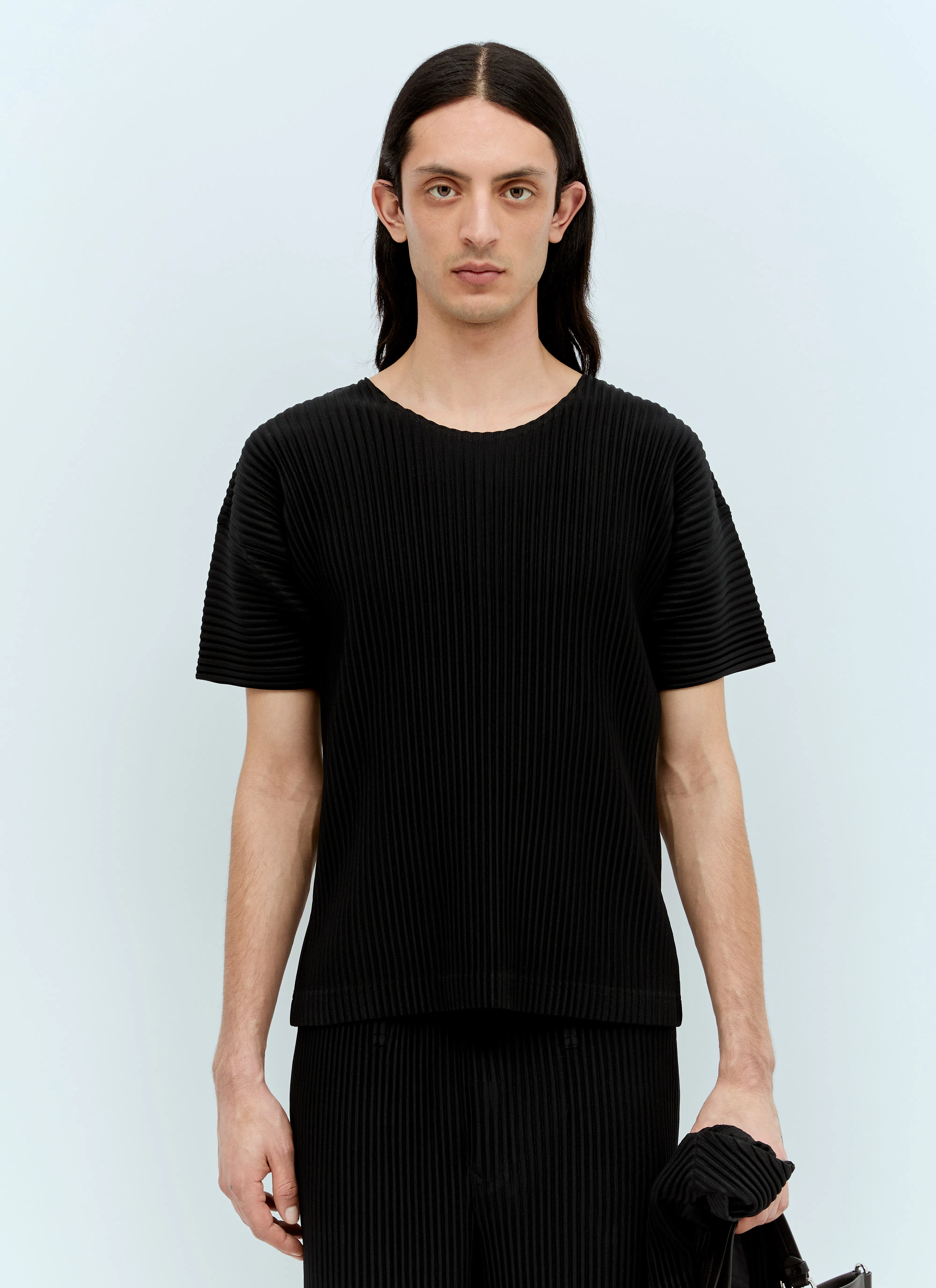 ISSEY MIYAKE Basics T-shirt In Black