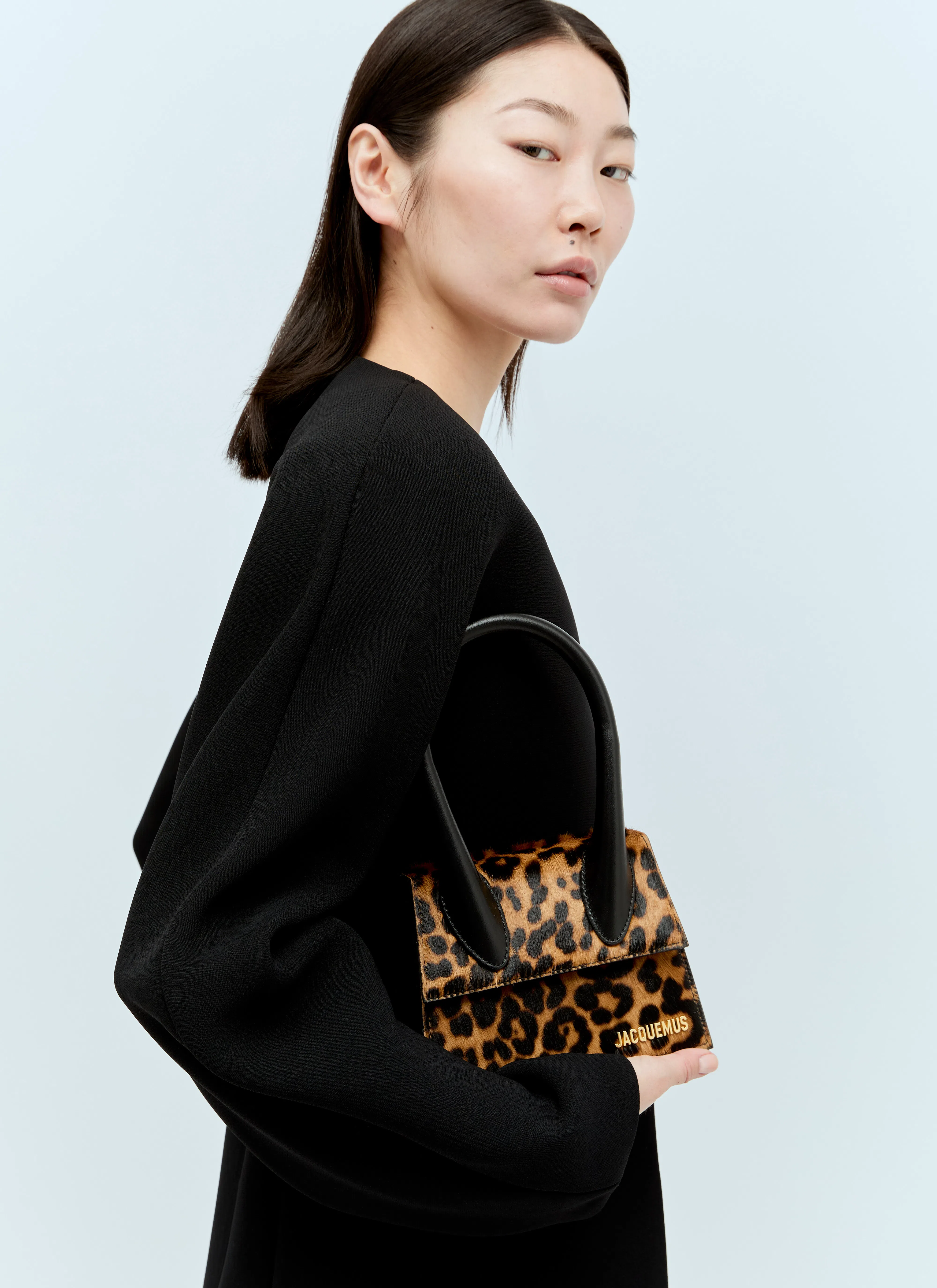 JACQUEMUS Bermuda Pleated Shorts In Black